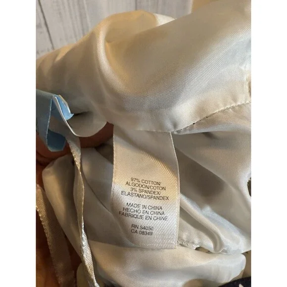 Jones Wear Dress Women’s Size 14 White Black And Blue Floral V Neck Dress Belted - Picture 3 of 4